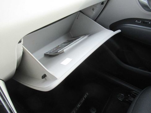 Used 2023 Hyundai Tucson SE image 36