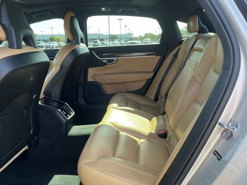 Used 2018 Volvo S90 T5 Momentum w/ Convenience Package FWD image 31