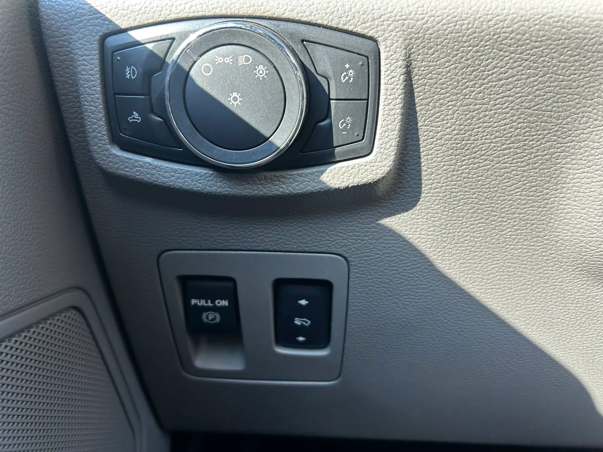 Used 2015 Ford F150 XLT w/ Equipment Group 302A Luxury RWD image 19
