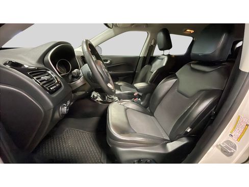 Used 2020 Jeep Compass Latitude AWD/4WD image 12
