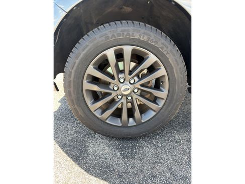 Used 2017 Ford Expedition EL Limited w/ Equipment Group 301A AWD/4WD image 12