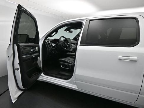 Used 2025 RAM 1500 Laramie AWD/4WD image 9