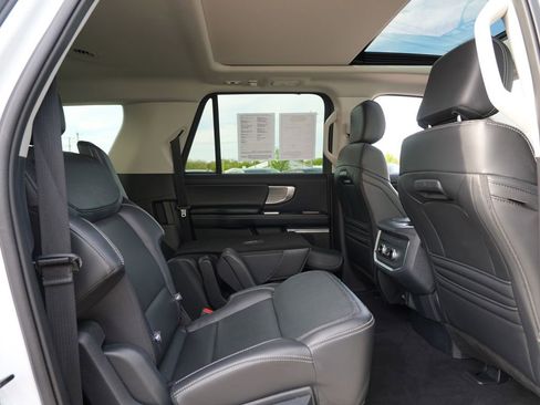 Used 2025 Ford Expedition Max Platinum AWD/4WD image 30