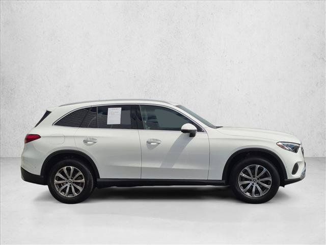 Certified 2026 Mercedes-Benz GLC 300 image 4