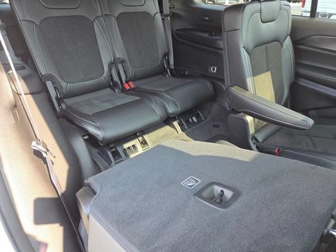 Used 2025 Jeep Grand Cherokee L Altitude RWD image 22