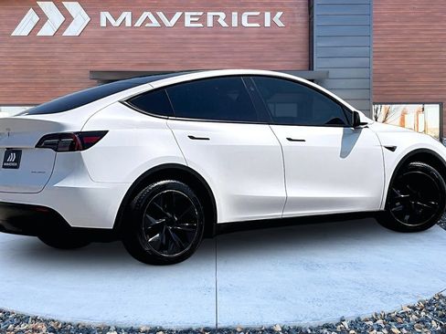 Used 2025 Tesla Model Y Long Range AWD/4WD image 5