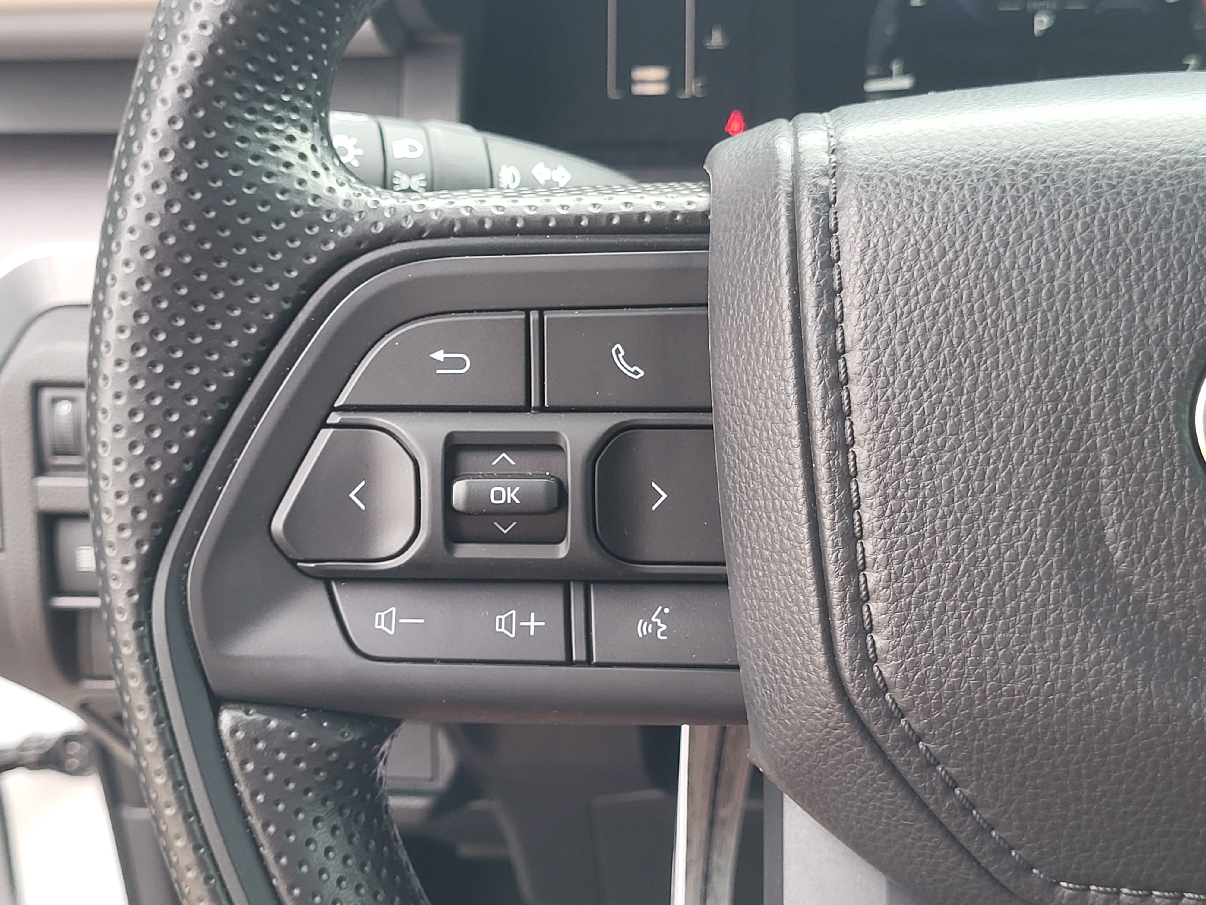 Certified 2026 Toyota Tacoma SR5 AWD/4WD image 14