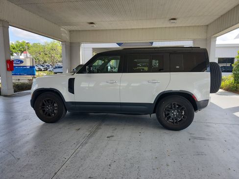 Used 2021 Land Rover Defender 110 SE image 2