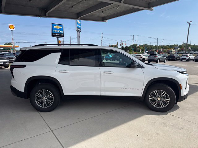 New 2026 Chevrolet Traverse LT w/ Driver Confidence Package AWD/4WD image 4