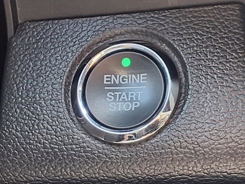 Used 2022 Ford F250 Lariat w/ Black Appearance Package image 10