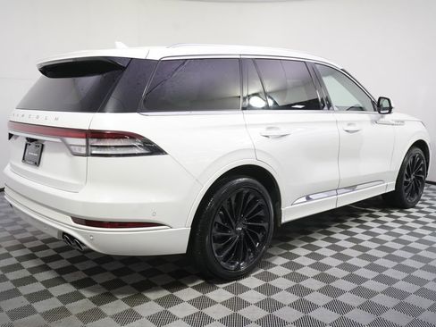 Used 2021 Lincoln Aviator Reserve w/ Equipment Group 208A AWD/4WD image 7