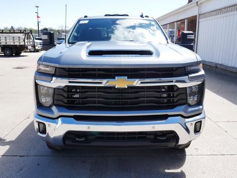 New 2026 Chevrolet Silverado 3500 LT w/ Safety Package AWD/4WD image 3