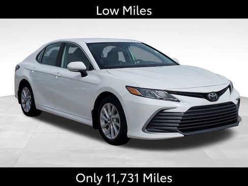 Used 2024 Toyota Camry LE w/ Convenience Package AWD/4WD image 2