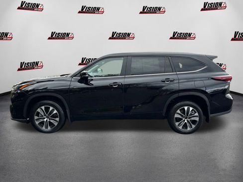 Used 2024 Toyota Highlander XLE image 8