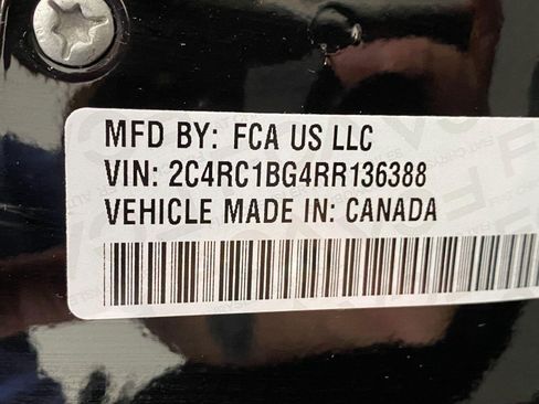 Used 2024 Chrysler Pacifica Touring-L FWD image 28