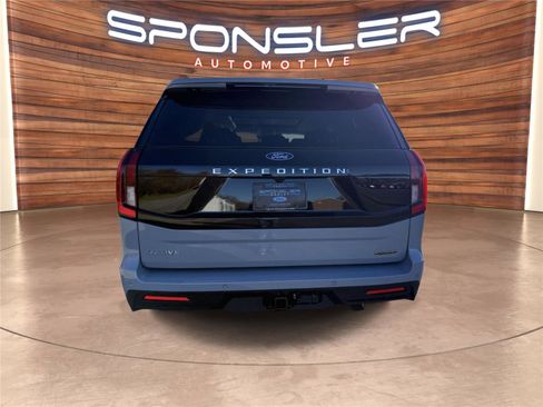 New 2025 Ford Expedition Active image 5