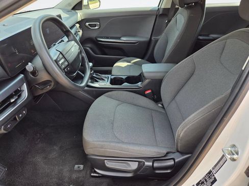 Used 2025 Kia K4 FWD image 27