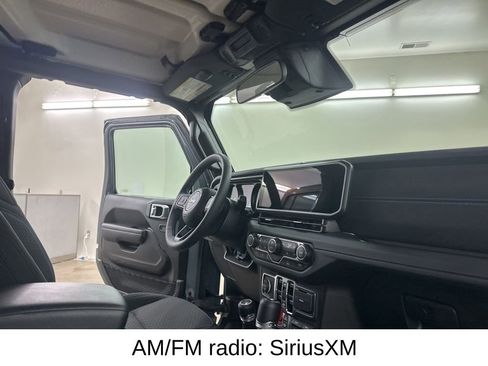 Used 2025 Jeep Wrangler Unlimited Rubicon 4xe w/ Convenience Group AWD/4WD image 19