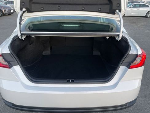 Used 2025 Toyota Camry LE image 31