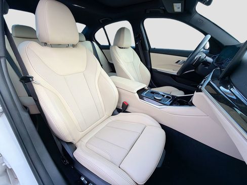 Used 2023 BMW 330i Sedan w/ Driving Assistance Package image 17