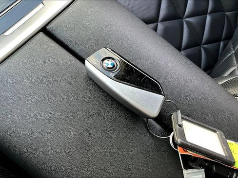 Used 2025 BMW 740i xDrive AWD/4WD image 14