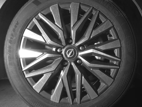 Used 2025 Nissan Altima 2.5 SV FWD image 13