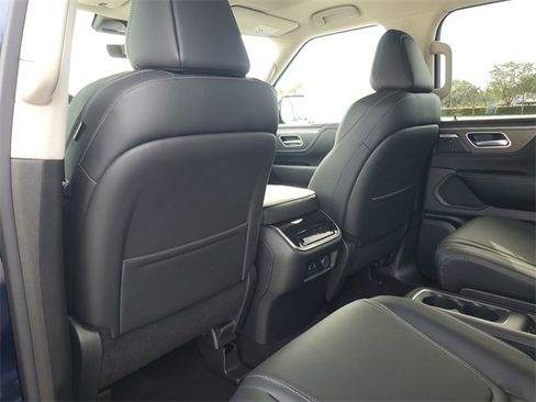 Used 2025 INFINITI QX80 Pure image 11