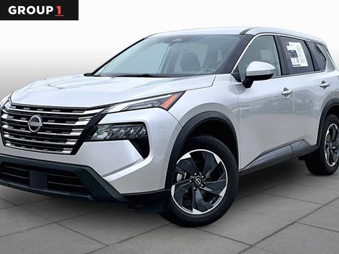 Used 2024 Nissan Rogue SV image 1