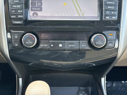 Used 2015 Nissan Altima 2.5 SL w/ Technology Package image 12