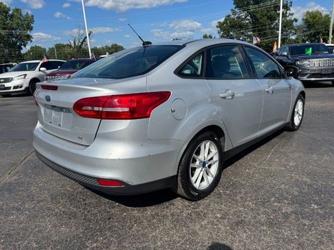 Used 2015 Ford Focus SE FWD image 5