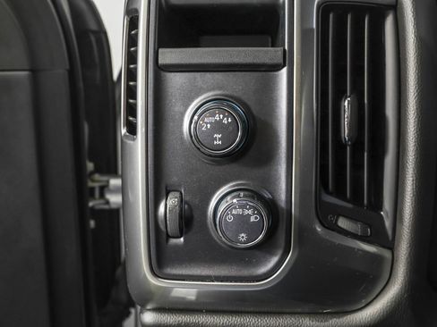 Used 2018 Chevrolet Silverado 1500 LT image 24