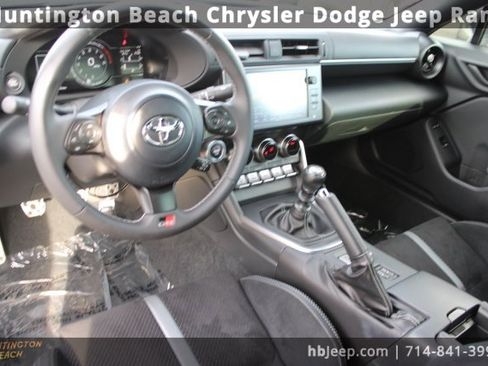 Used 2024 Toyota GR86 Premium image 11