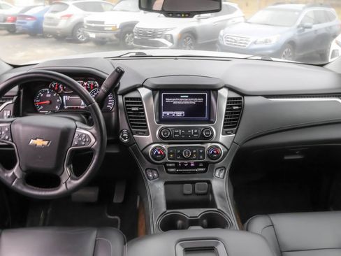 Used 2018 Chevrolet Tahoe LT w/ LT Signature Package image 27