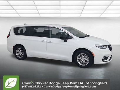 Certified 2024 Chrysler Pacifica Touring-L