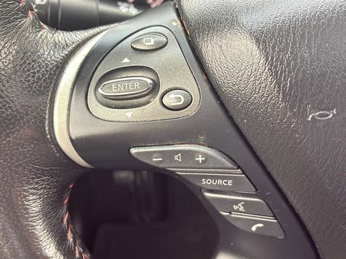 Used 2020 Nissan Pathfinder SL FWD image 36