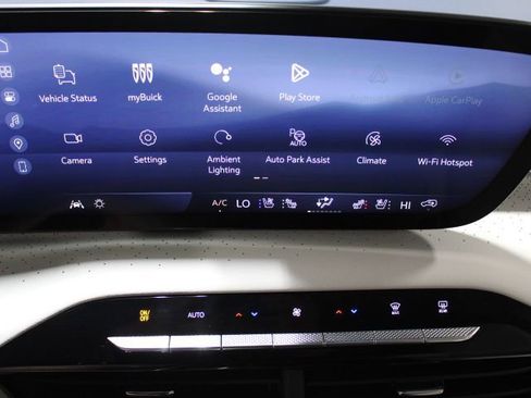 Used 2025 Buick Enclave Avenir w/ Super Cruise Package AWD/4WD image 4