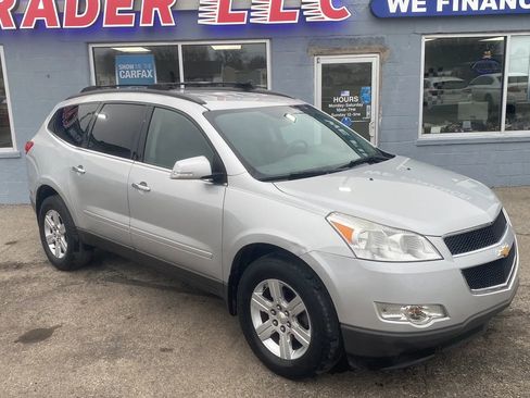 Used 2012 Chevrolet Traverse LT image 2