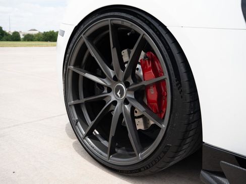 Used 2018 Audi R8 V10 RWD image 24