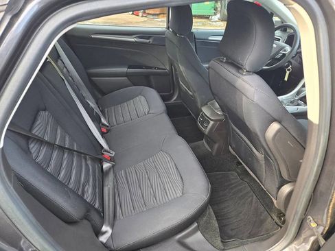 Used 2016 Ford Fusion SE image 39
