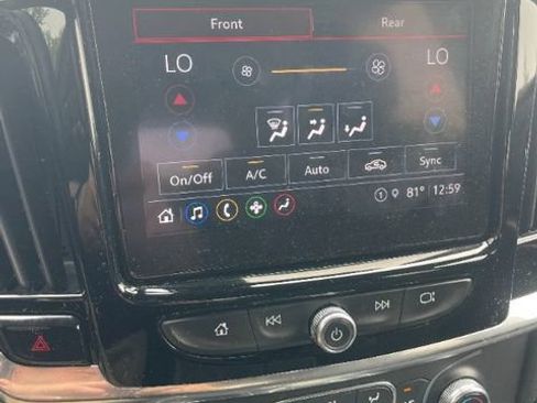 Used 2023 Chevrolet Traverse LT FWD image 9