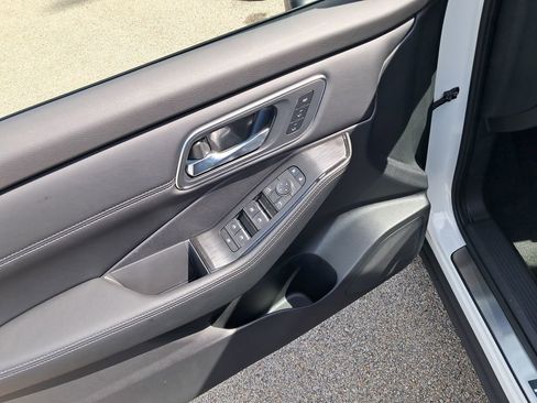 New 2026 Nissan Rogue Platinum w/ Platinum Premium Package image 12