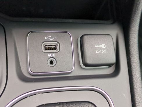 Used 2020 Jeep Cherokee Latitude Lux w/ Comfort/Convenience Group AWD/4WD image 28