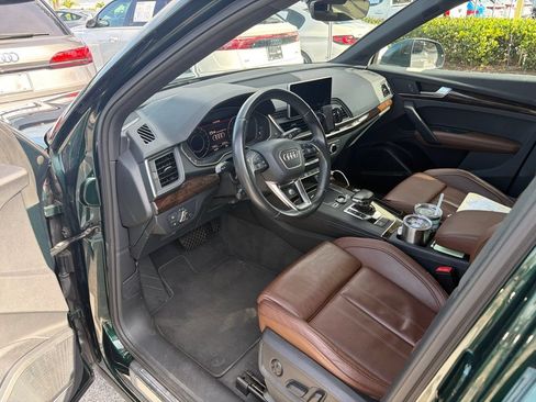 Used 2019 Audi Q5 2.0T Premium Plus w/ Premium Plus Package AWD/4WD image 2