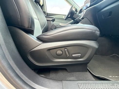Used 2022 Ford Explorer XLT w/ Equipment Group 202A RWD image 24