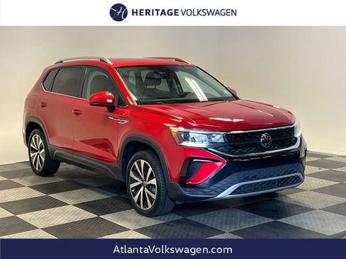 Certified 2023 Volkswagen Taos SE w/ Panoramic Sunroof Package FWD image 1