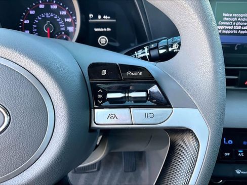 Used 2023 Hyundai Elantra SEL w/ Preferred Accessory Package image 23