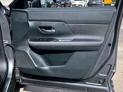 Used 2025 Nissan Kicks SV FWD image 21