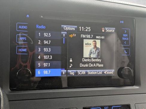 Used 2016 Toyota Sienna XLE image 13