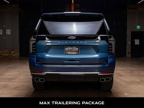 Used 2025 Chevrolet Suburban High Country image 8