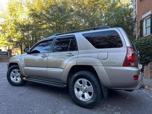 Used 2005 Toyota 4Runner Limited image 9